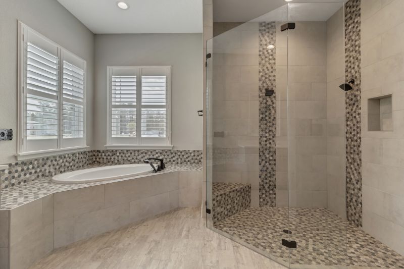Shower with Accent Tile